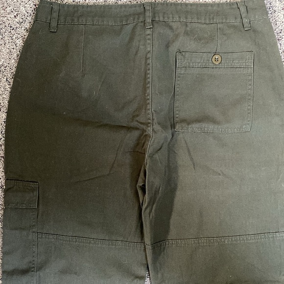Army Green Women’s Cargo Pants NWOT - Picture 6 of 9